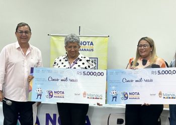 Entrega dos cheques simbólicos da campanha Nota Premiada Manaus