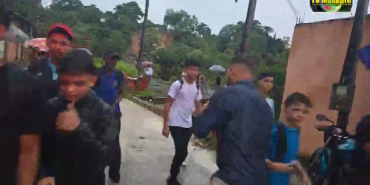 Urgente: Família e soterrada após  deslizamento de terra na comunidade fazendinha