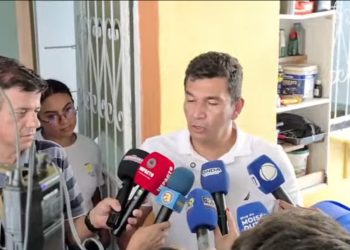 Entrega de 15 moradias reformadas pelo programa “Casa Manauara”