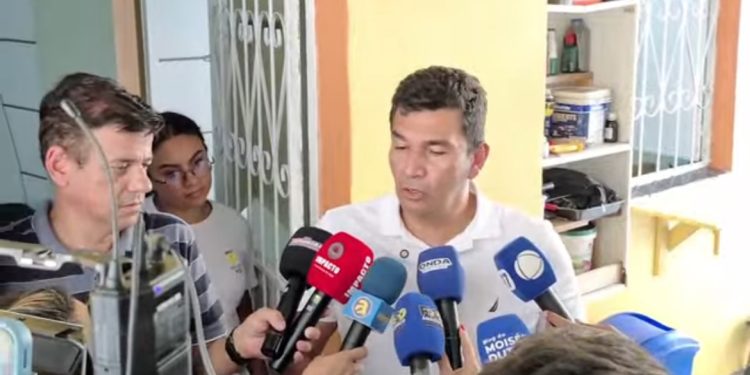 Entrega de 15 moradias reformadas pelo programa “Casa Manauara”