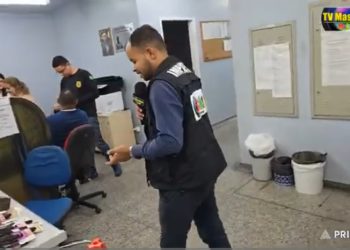 Mulher é pega no pulo furtando em Supermercado em Manaus