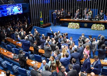 Cotão da alegria – Senadores aprovam novo reajuste e cota mensal chega a R$ 46,4 mil
