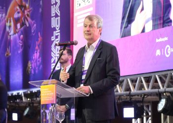 Cenário digital desafia educação – brasileira, avalia Rafael Lucchesi