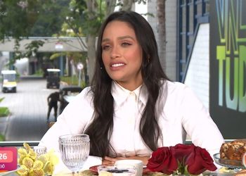 Eva revela torcida para Renata