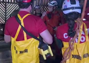 Desaba ponte e homem é arrastado por água no igarapé do bairro Zumbi