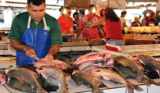 QUARESMA – Peixe custa os “olhos da cara” nas feiras Manaus Moderna e Panair