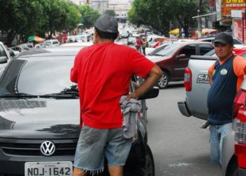 Ação de flanelinhas em vias públicas vira crime de extorsão