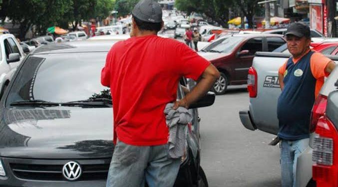 Ação de flanelinhas em vias públicas vira crime de extorsão