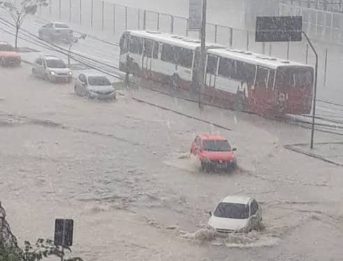 Abril, chuvas mil. Maio, chuva de balaio