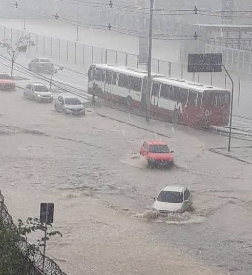 Abril, chuvas mil. Maio, chuva de balaio