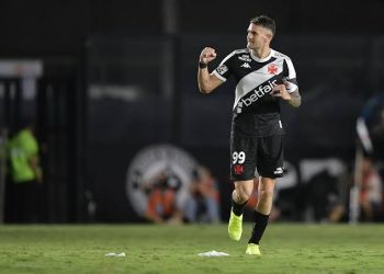 De virada – Vegetti decide, e Vasco vence o Santos no Brasileirão