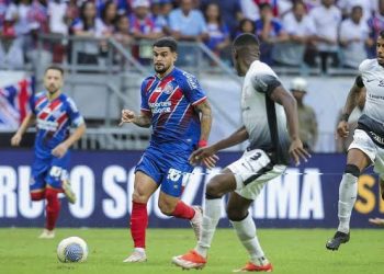 Com um jogador a mais, Corinthians marca no final e fica no empate contra o Bahia