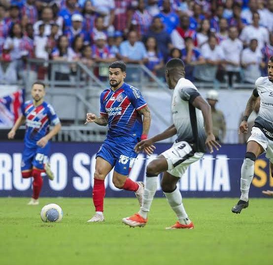 Com um jogador a mais, Corinthians marca no final e fica no empate contra o Bahia