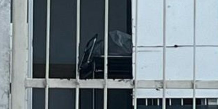 Depois de sair com os amigos, jovem de 19 anos chega em casa baleado e morre em Manaus