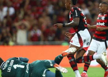 Flamengo vence Vasco de virada e decide o Carioca pelo sétimo ano seguido