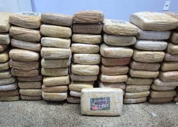 Caixas com 138 quilos de drogas foram encontradas escondidas em igreja no Zumbi