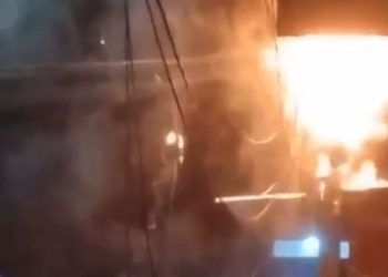 Papoco em poste causa apagão no Planalto. Veja o vídeo