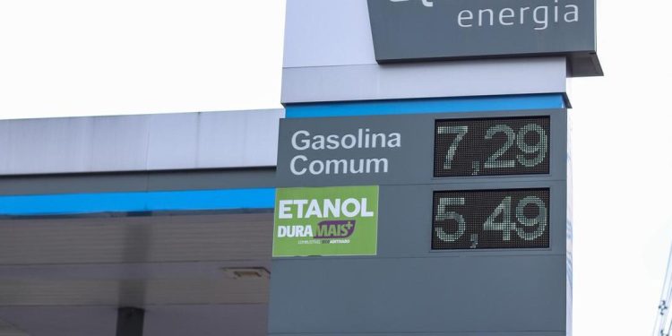 Amazonas teve maior reajuste no preço da gasolina em março