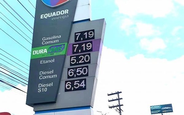 No dia da mentira – Petrobras reduz preço do diesel em R$ 0,17