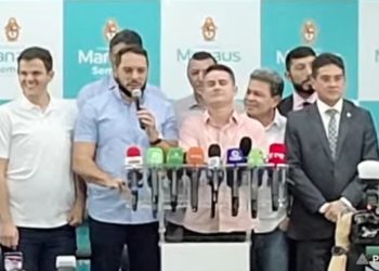 Coletiva: Prefeito David Almeida dá posse aos novos secretário e subsecretário da Semed