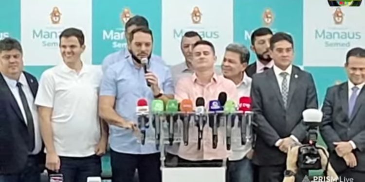 Coletiva: Prefeito David Almeida dá posse aos novos secretário e subsecretário da Semed