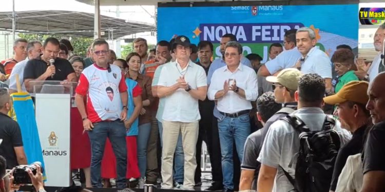 Prefeito David Almeida entrega nova feira municipal do São Jorge totalmente revitalizada