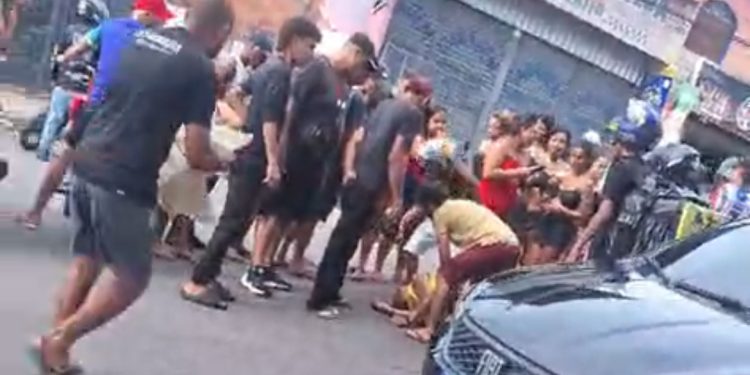 Tentou atravessar e foi atropelado na Zona Leste. Vídeo