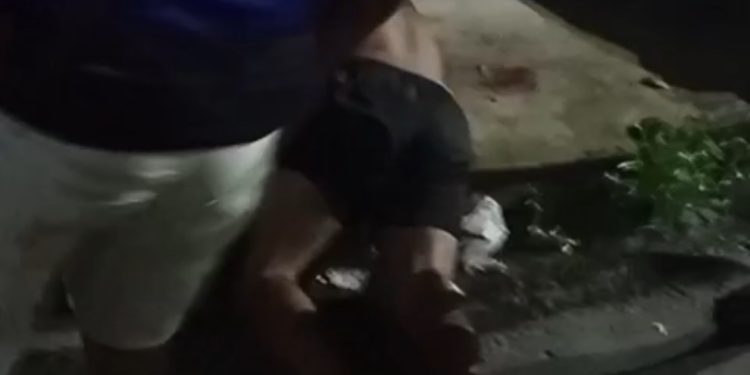 Pegou facada no bucho e as tripas ficaram de fora no Mauazinho. Vídeo