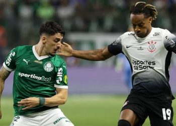 Palmeiras ganha contra Corinthians por 2 a 0 e assume liderança do Brasileirão