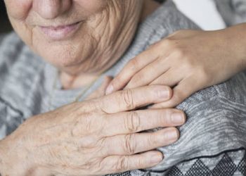 Novinho fingia ser mulher para pegar grana de idoso de 77 anos casado