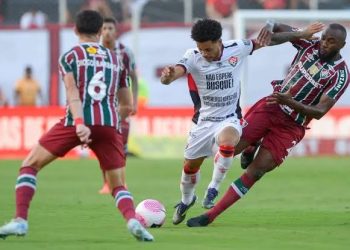 Fluminense e Vitória empatam na disputa do Brasileirão