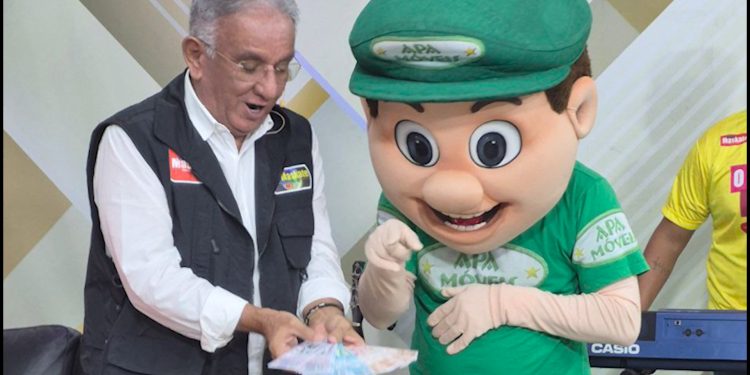 Maskate na TV: Centenas de milhares de presentes na Apa Moveis