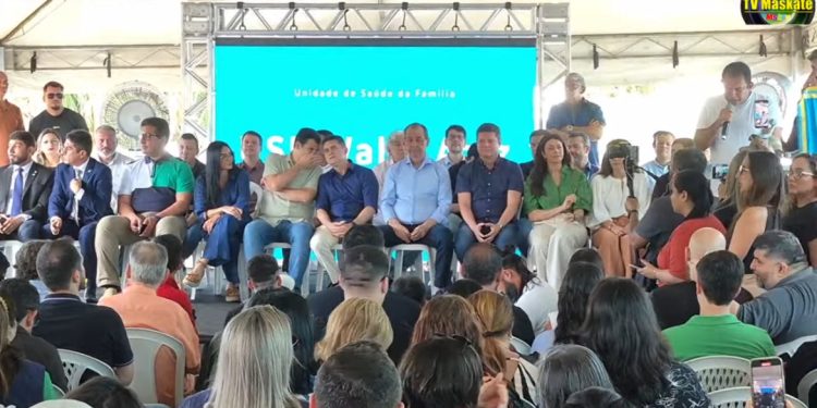Prefeito David Almeida entrega nova unidade de saúde de grande porte