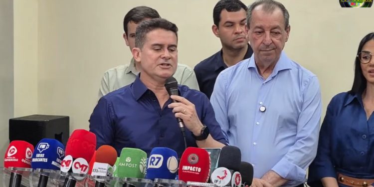 Coletiva: Prefeito David Almeida entrega nova unidade de saúde.