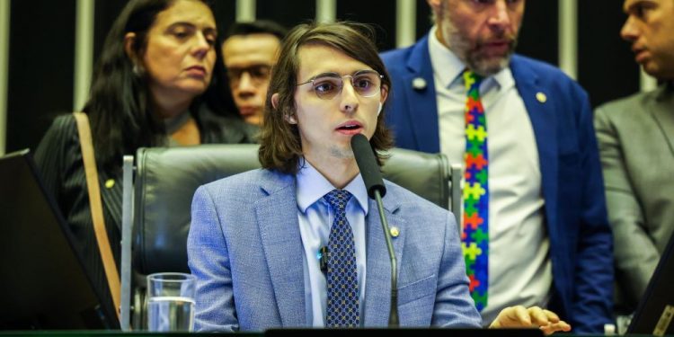 Deputados querem mais políticas públicas para autistas