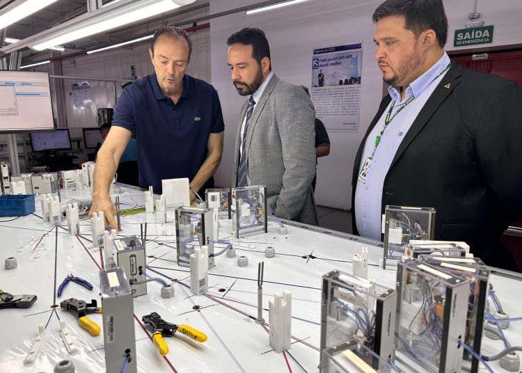 Secretário de Inovação do MCTI visita indústrias e ICT na Zona Franca de Manaus