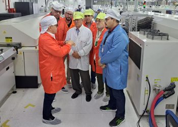 Visitando unidade da Foxconn em Manaus Suframa acompanha projetos de inovação