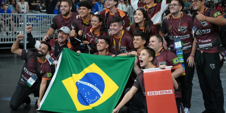 Brasileiros conquistam 7 prêmios em mundial de robótica nos Estados Unidos