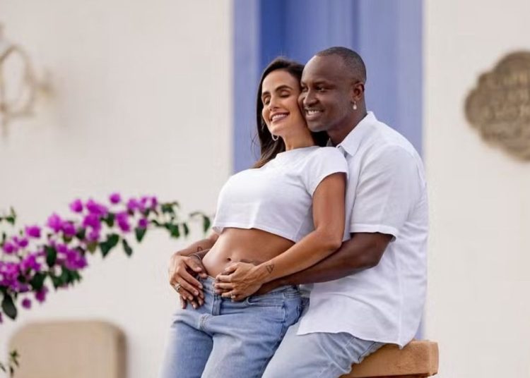 Família cresceu! Thiaguinho e Carol anunciam gravidez