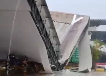 Desaba teto de posto de combustíveis e pessoas ficam feridas