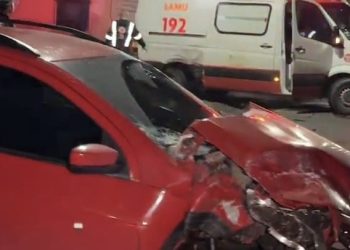 Grave acidente – Colisão entre ambulância deixa ferido