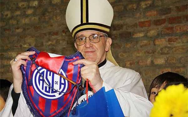 Amante do futebol – Francisco já foi expulso do vestiário do San Lorenzo nos anos 90