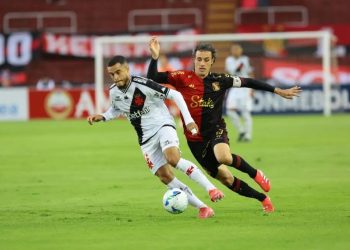 Vasco abre vantagem, mas cede empate ao Melgar pela Sul-Americana
