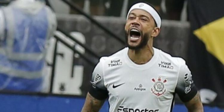 Corinthians vence o Sport de virada com dois gols de Memphis Depay no Brasileirão