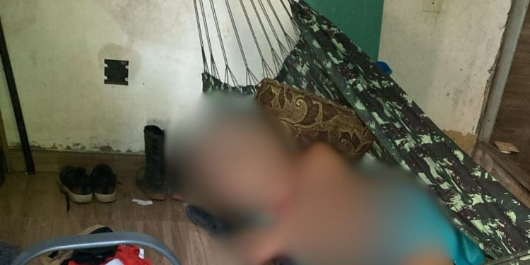 Imagem forte: Dormindo na rede, ‘Pimpolho’ é morto com vários tiros no Lírio do Vale