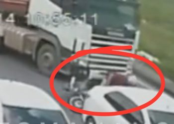 Vídeo: Por um triz, motoqueiro escapa de ser esmagado por caminhão na avenida das Torres
