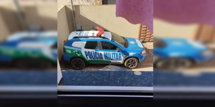 PM é flagrado na 'br0nha' vendo outra policial no 'vuco-vuco' por chamada de vídeo