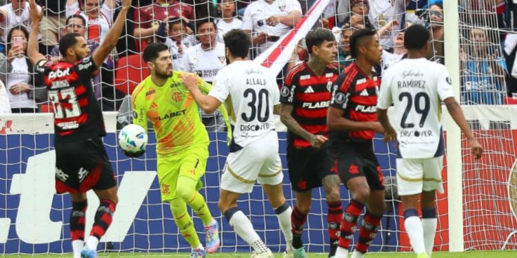 Libertadores: Flamengo empata com LDU e segue fora da zona de classificação