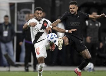 Corinthians conquista primeira vitória no Brasileirão com triunfo sobre o Vasco 