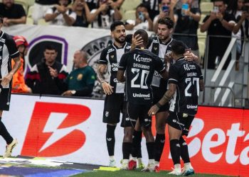 Ceará supera o Grêmio no Castelão e conquista primeira vitória em retorno à Série A